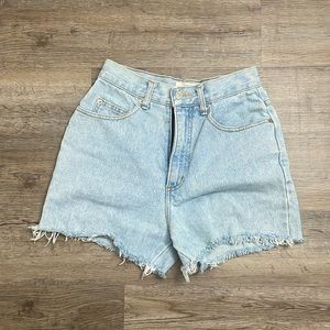 VTG high waist denim cut off shorts